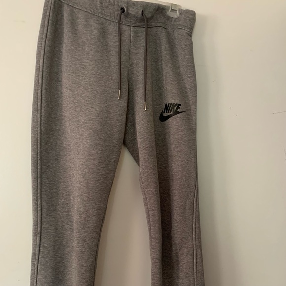 Nike joggers - Picture 2 of 3